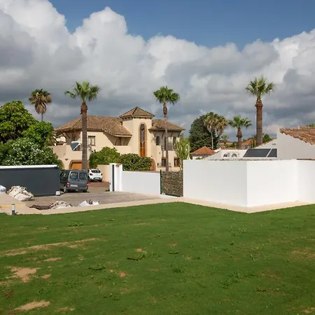 Las Lomas Sotogrande Villa *